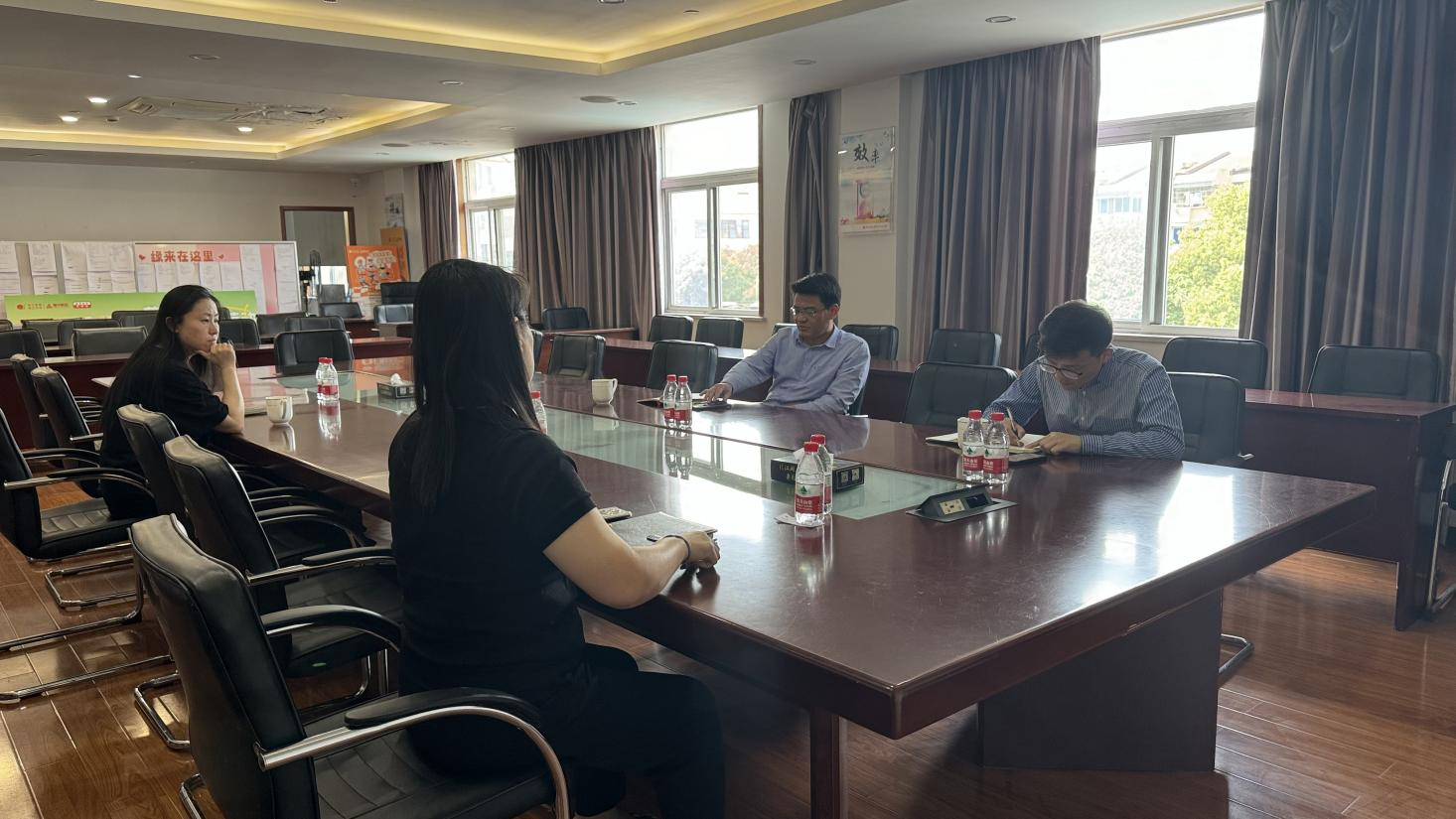 ������������߷�Ǯ���̳ǿ�չ�Ͷ��������