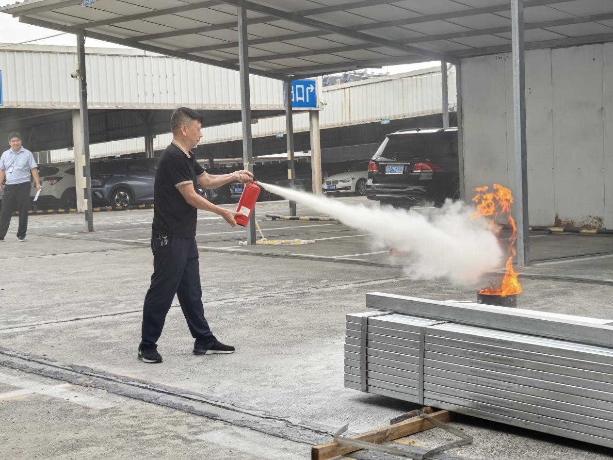 �೤����ʵ����� �����徲��������