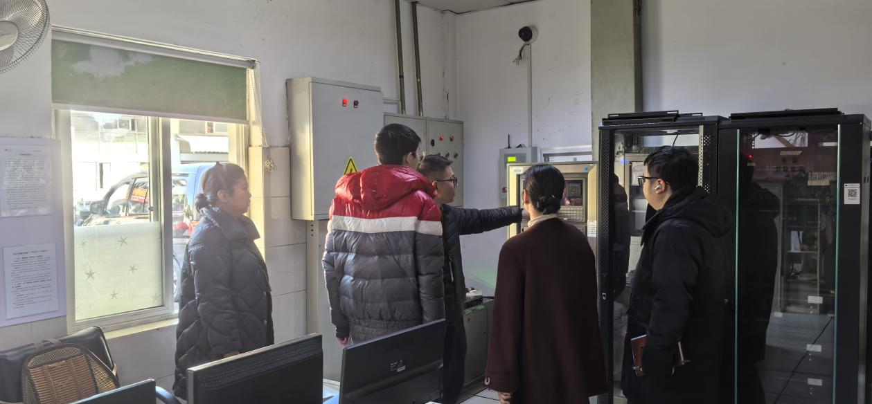 �������������� �����̳��徲��