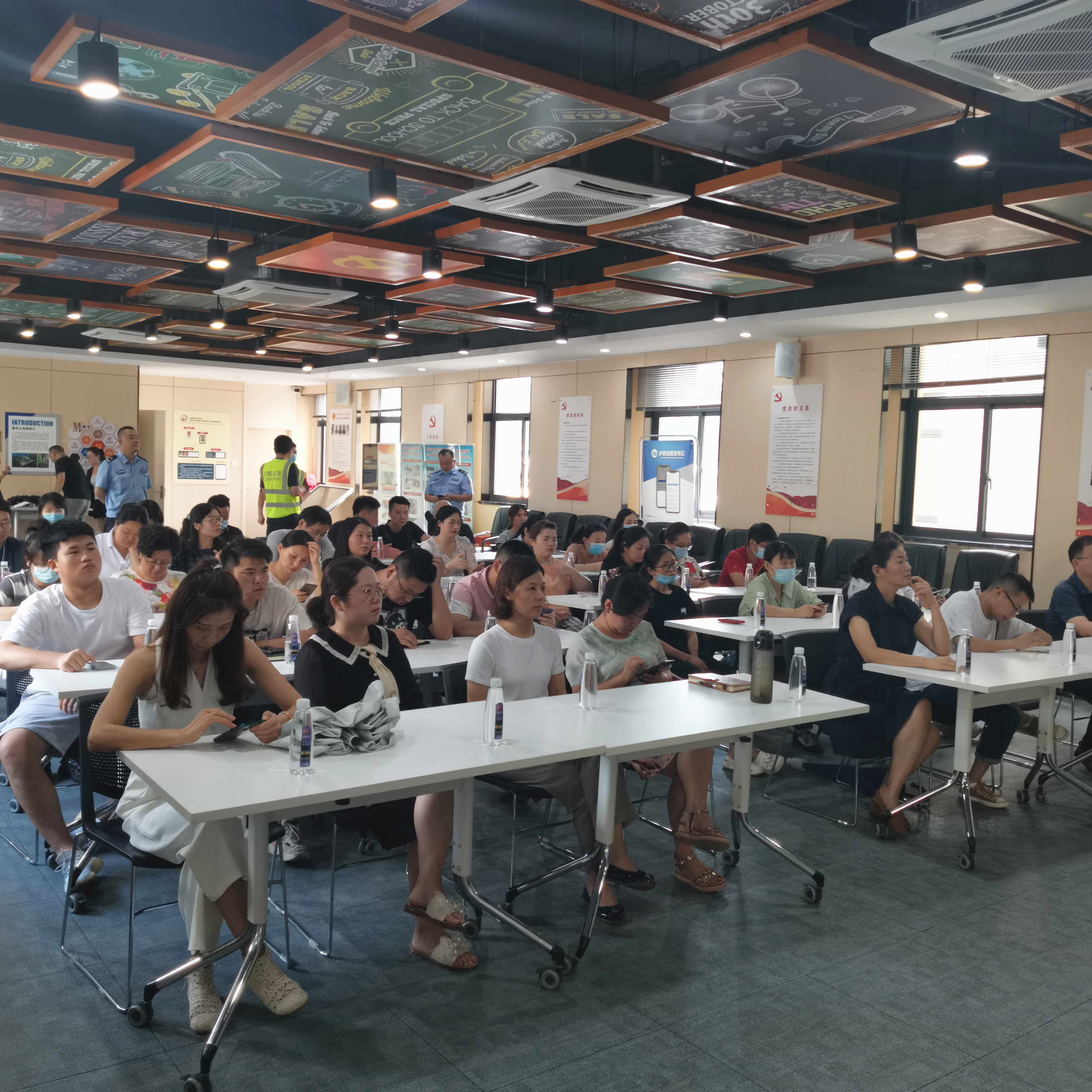 ��������թƭ ����ƽ��԰��