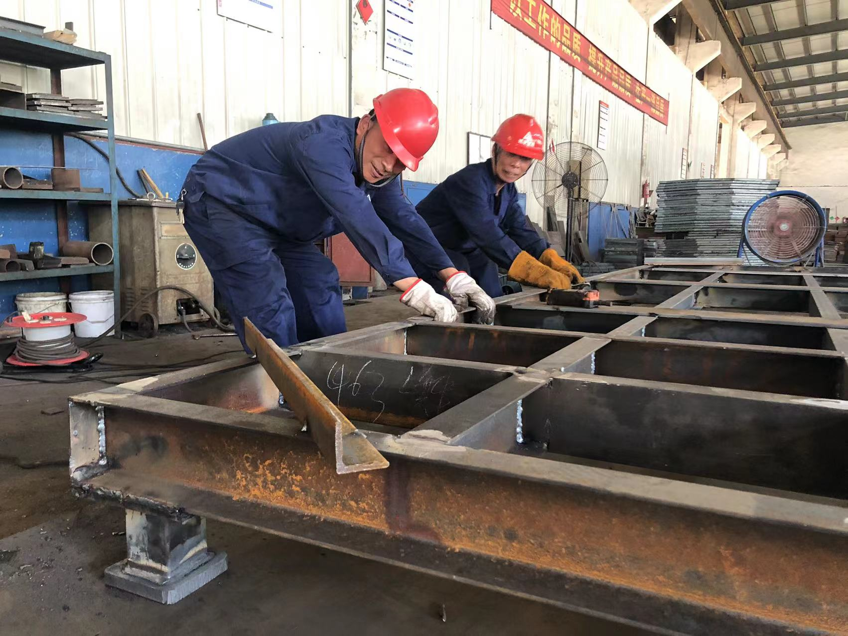 AGCLUB����һ��Ա���ڸ����µļ���